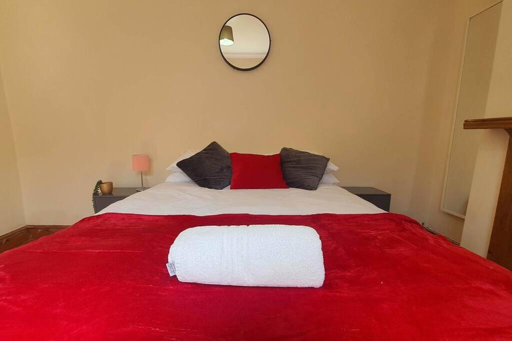 Free Netflix, Large House, Great Price Apartment Cardiff Exterior foto