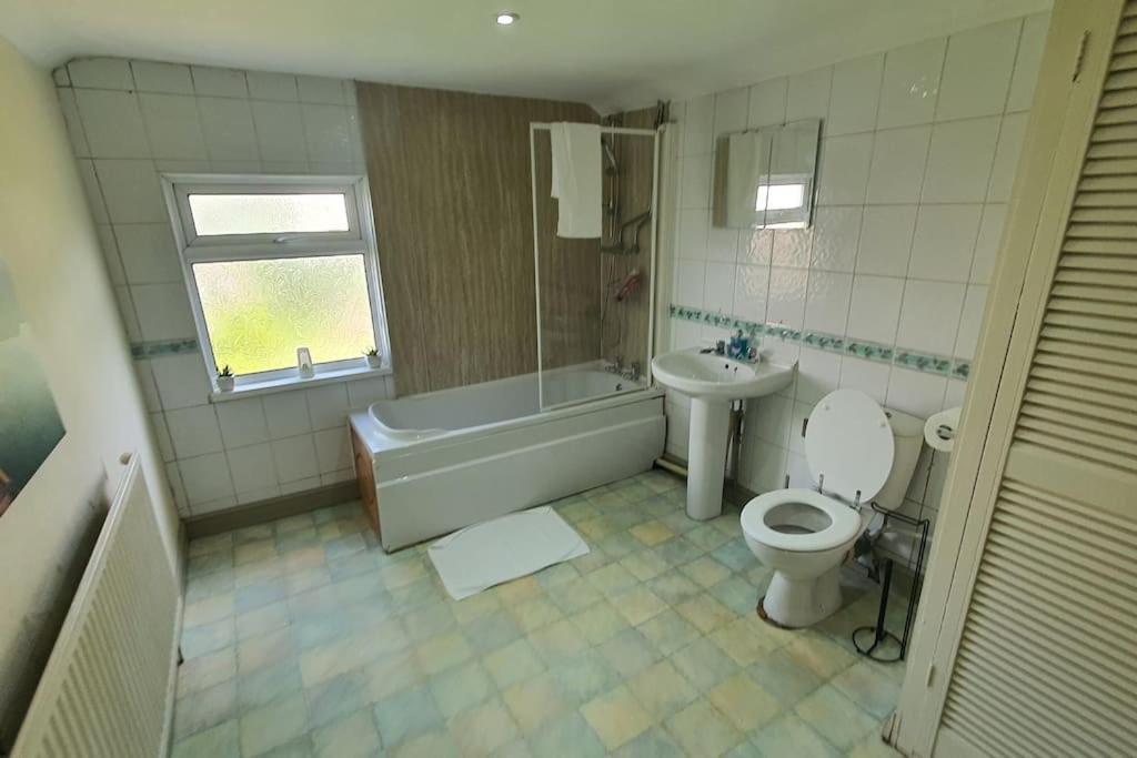 Free Netflix, Large House, Great Price Apartment Cardiff Exterior foto