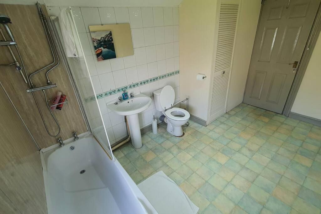 Free Netflix, Large House, Great Price Apartment Cardiff Exterior foto