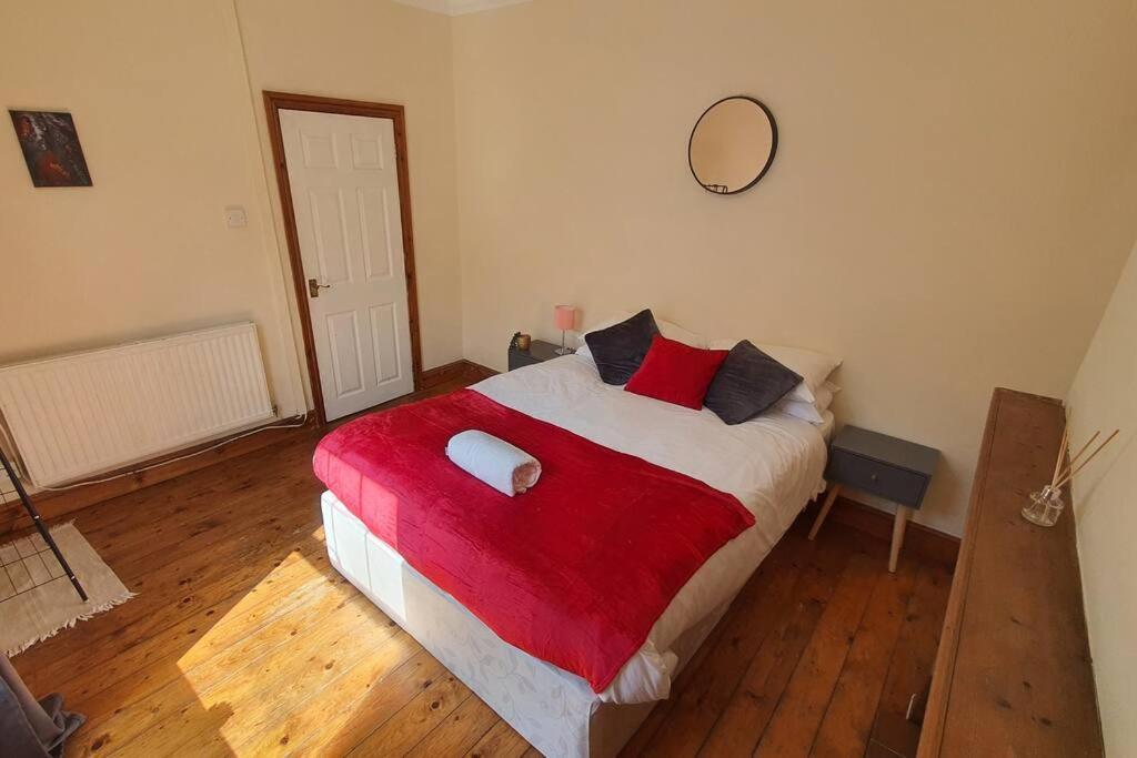 Free Netflix, Large House, Great Price Apartment Cardiff Exterior foto