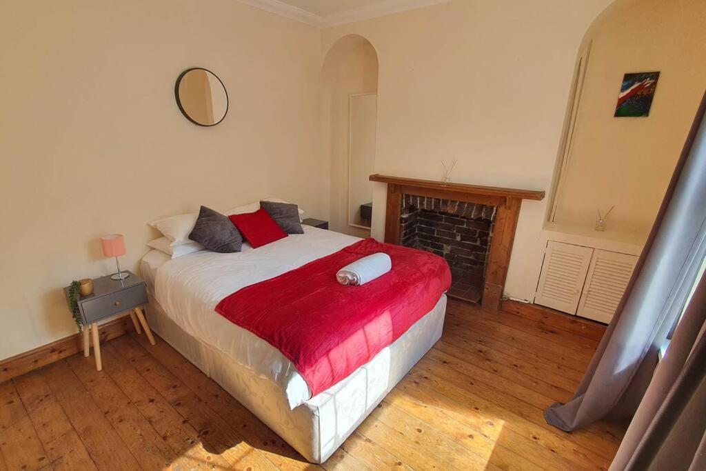 Free Netflix, Large House, Great Price Apartment Cardiff Exterior foto